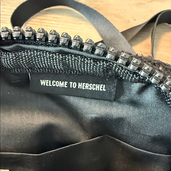 Herschel Supply Company Black Belt Cross Body Bag - Picture 4 of 5